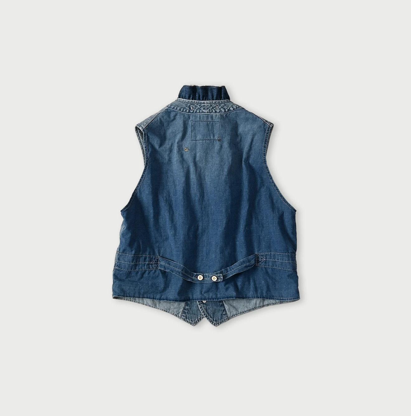 Mugihiko Frill Work Vest Zyu Back