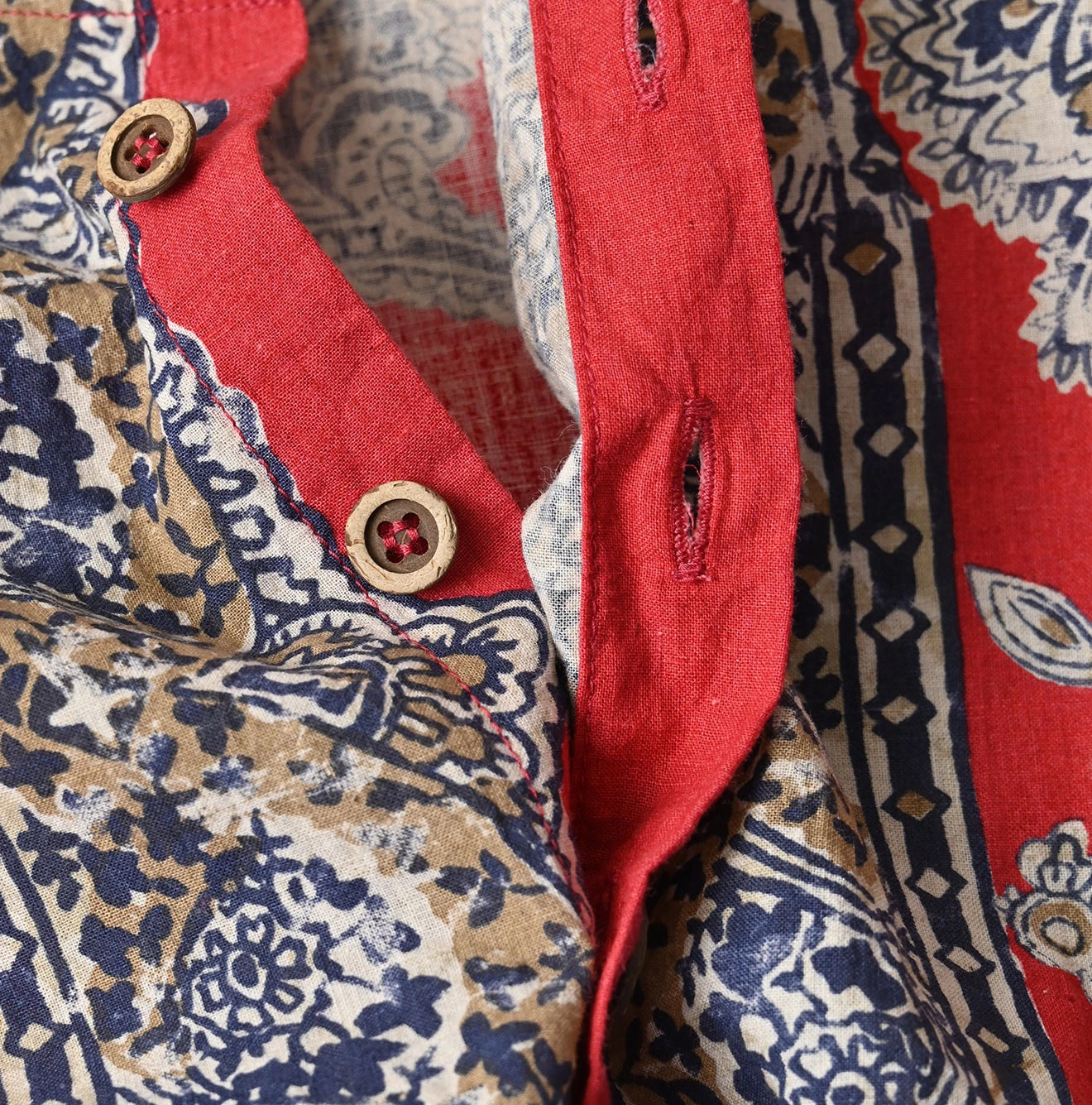 Bandana Paisley Print Puff Blouse Detail