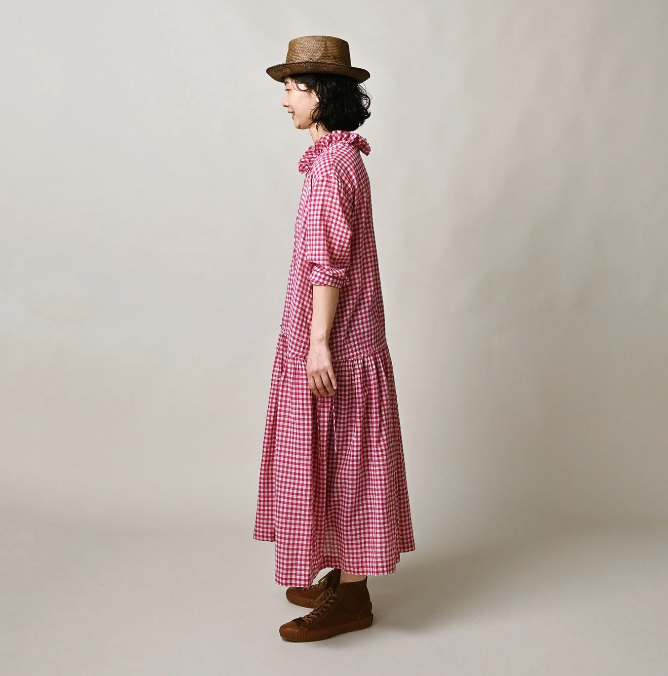 Gauze Gingham Frill Collar Dress Female Model