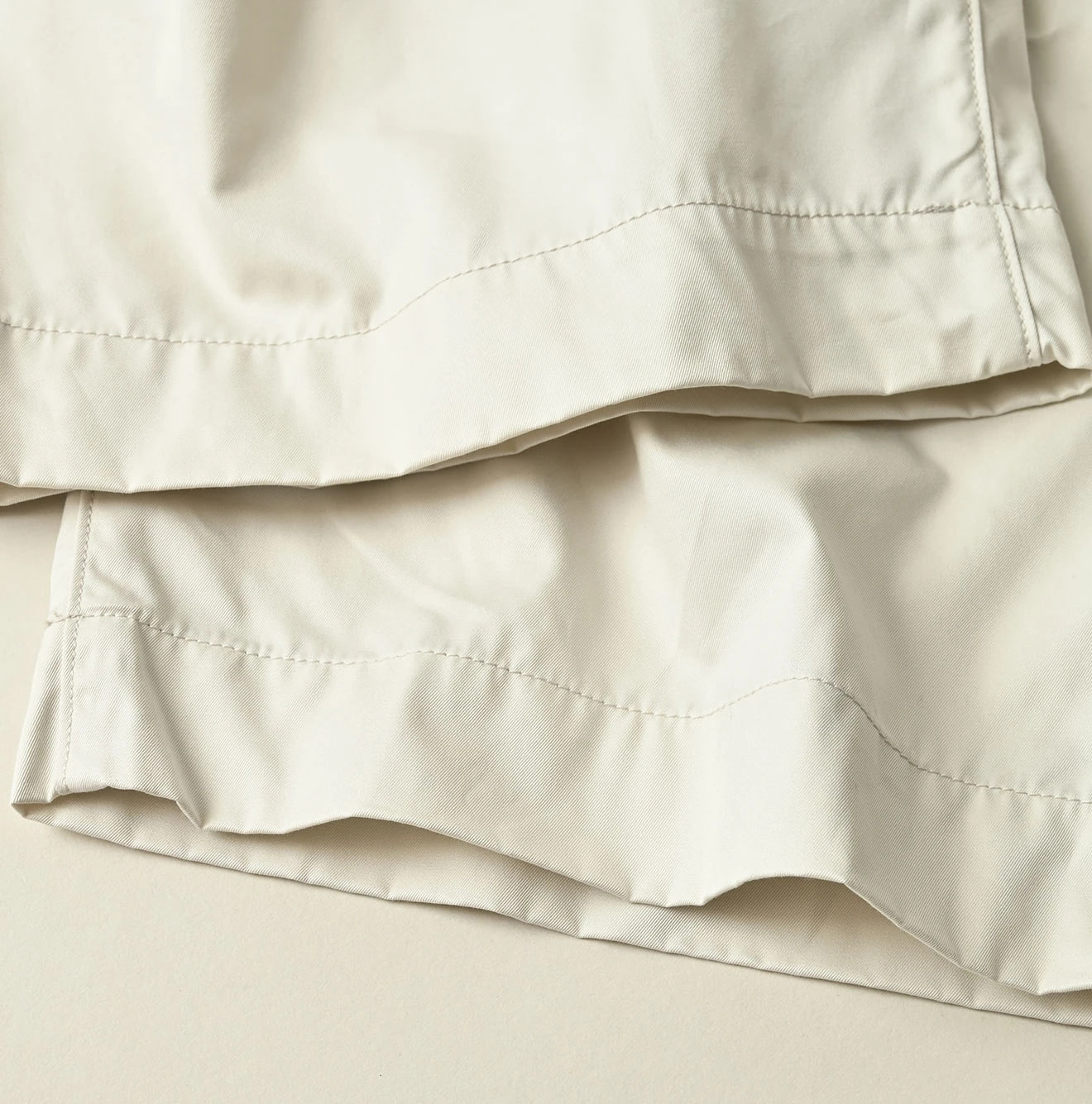 Thin Gabardine Charlotte Baggy Detail