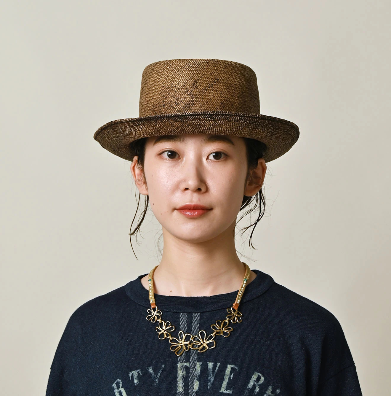 Flower Choker Female Model