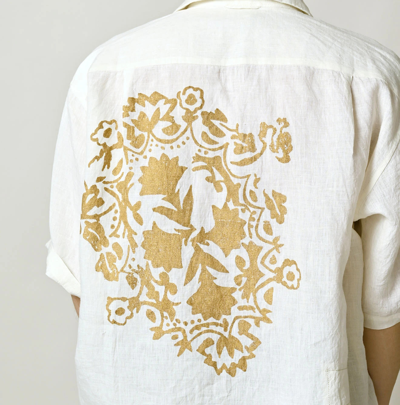 Indian Linen Gold Leaf Print LeiLei Shirt MEN Detail