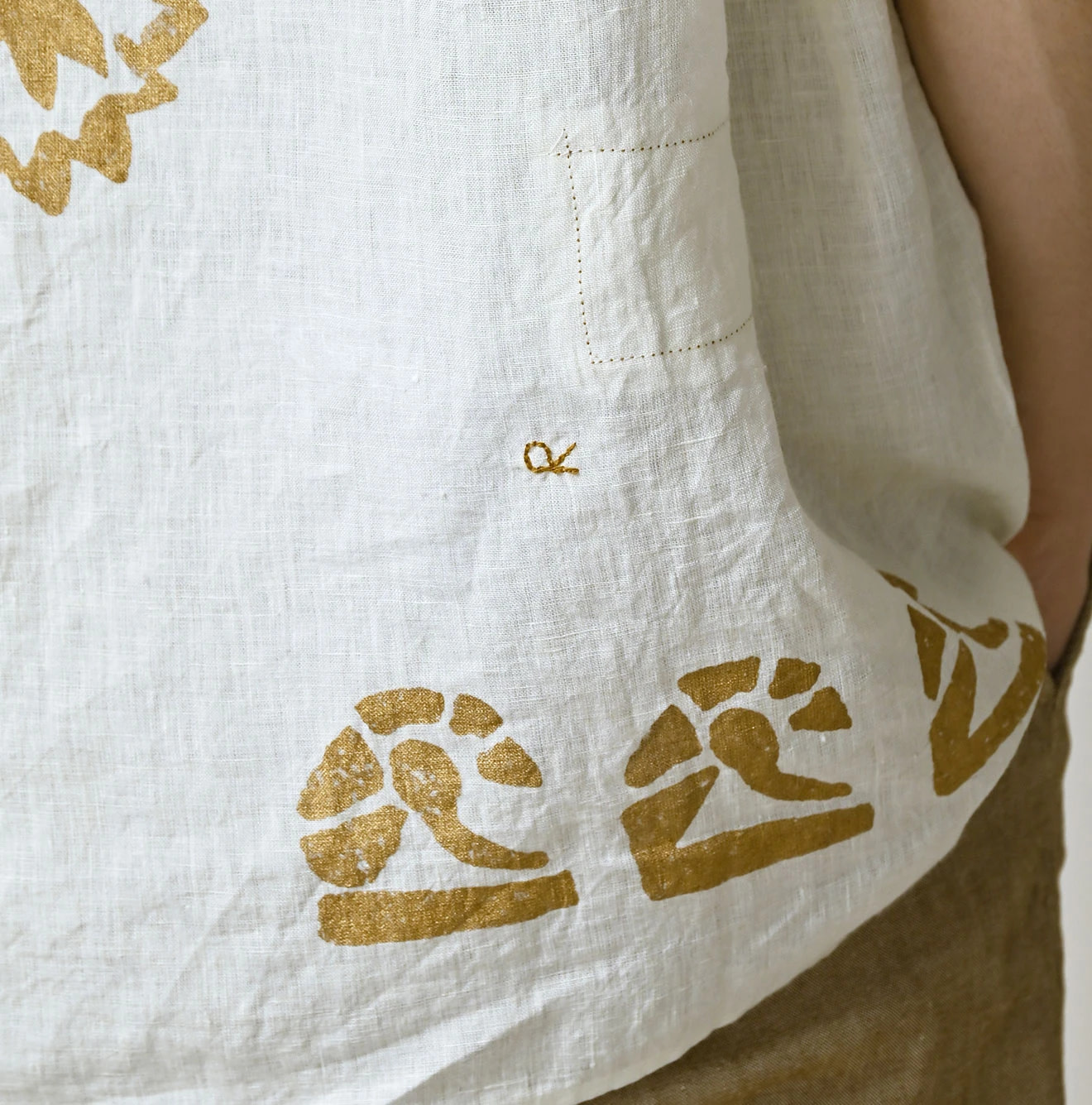 Indian Linen Gold Leaf Print LeiLei Shirt MEN Detail