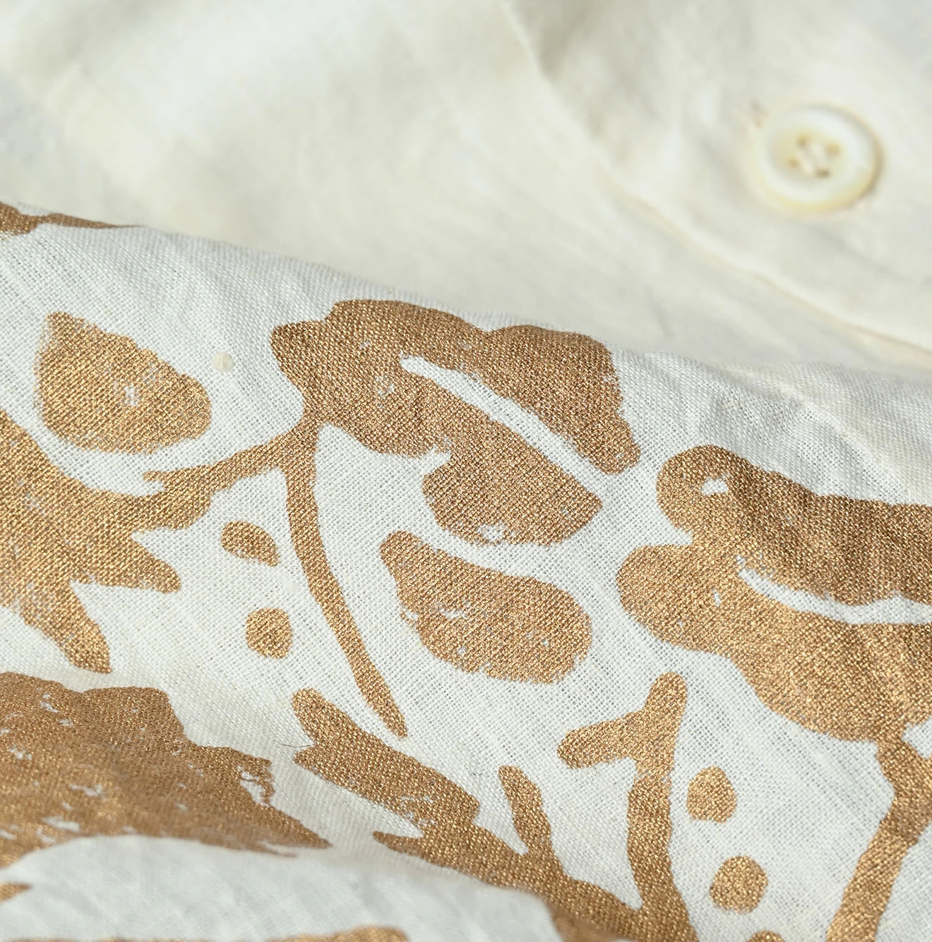 Indian Linen Gold Leaf Print LeiLei Shirt MEN Detail