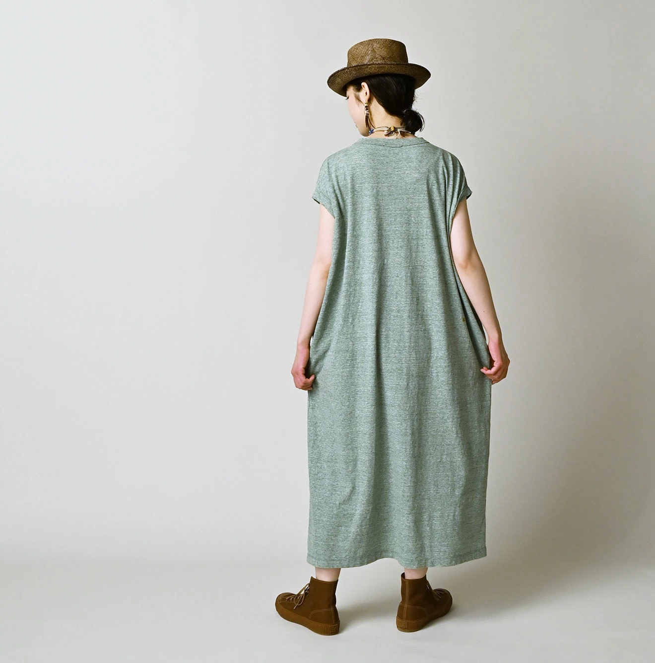 Top Tenjiku M Dress Female Model