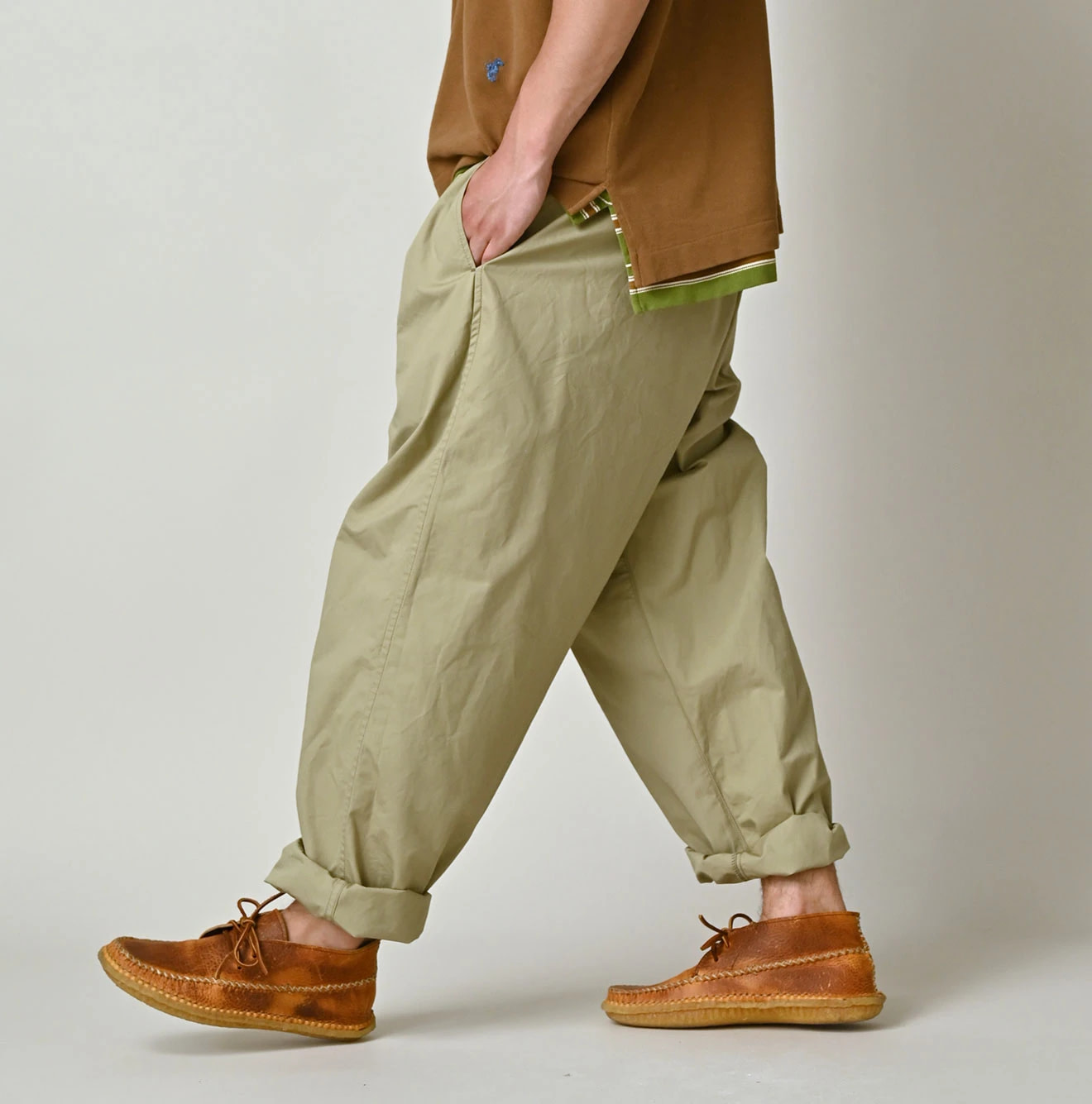 Weather 908 Peg Top Pants Male Model