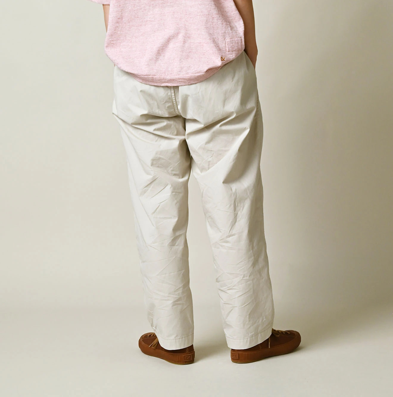 Weather 908 Peg Top Pants Female Model