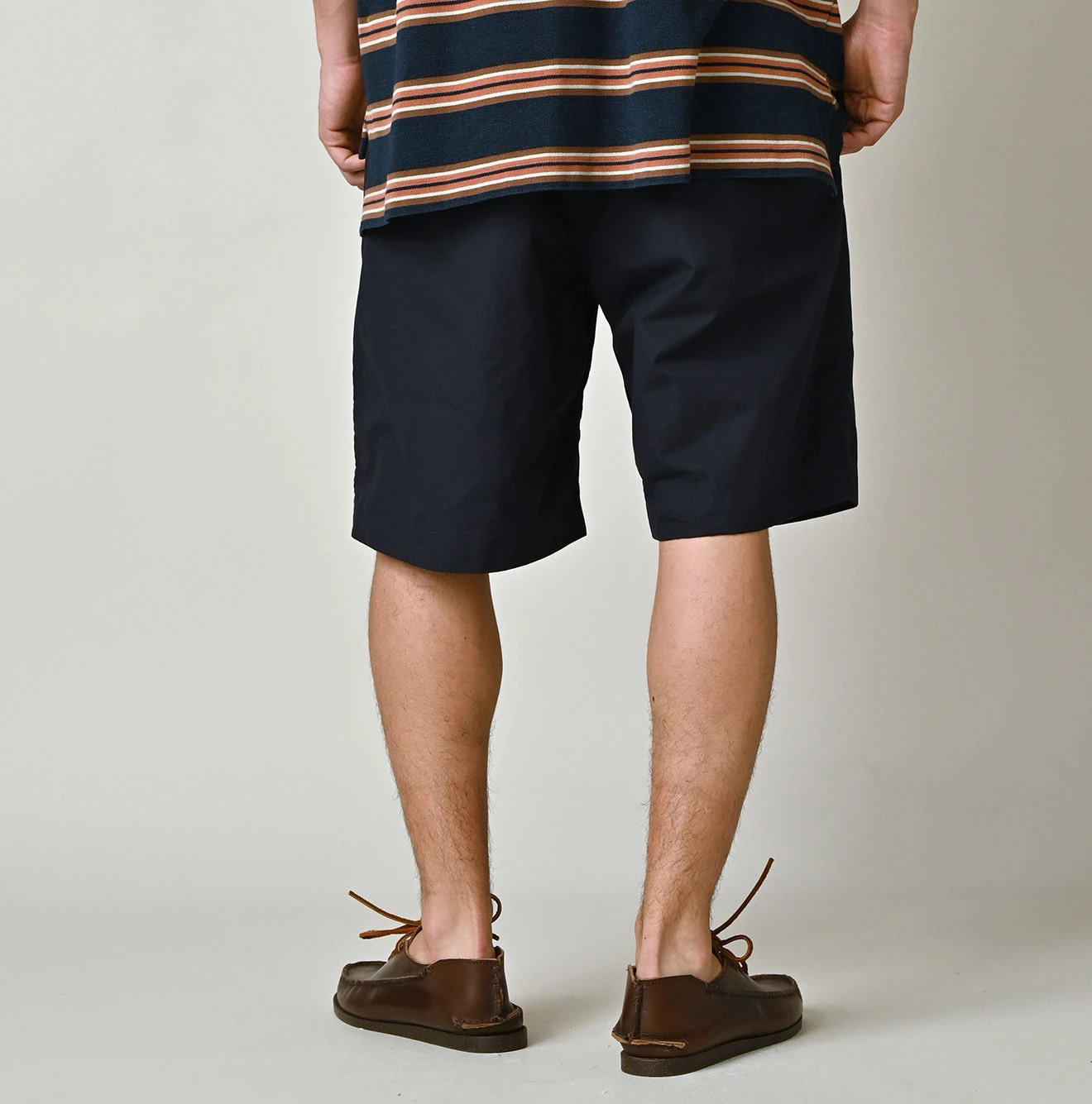 Weather 908 Peg Top Short Pants Male Model