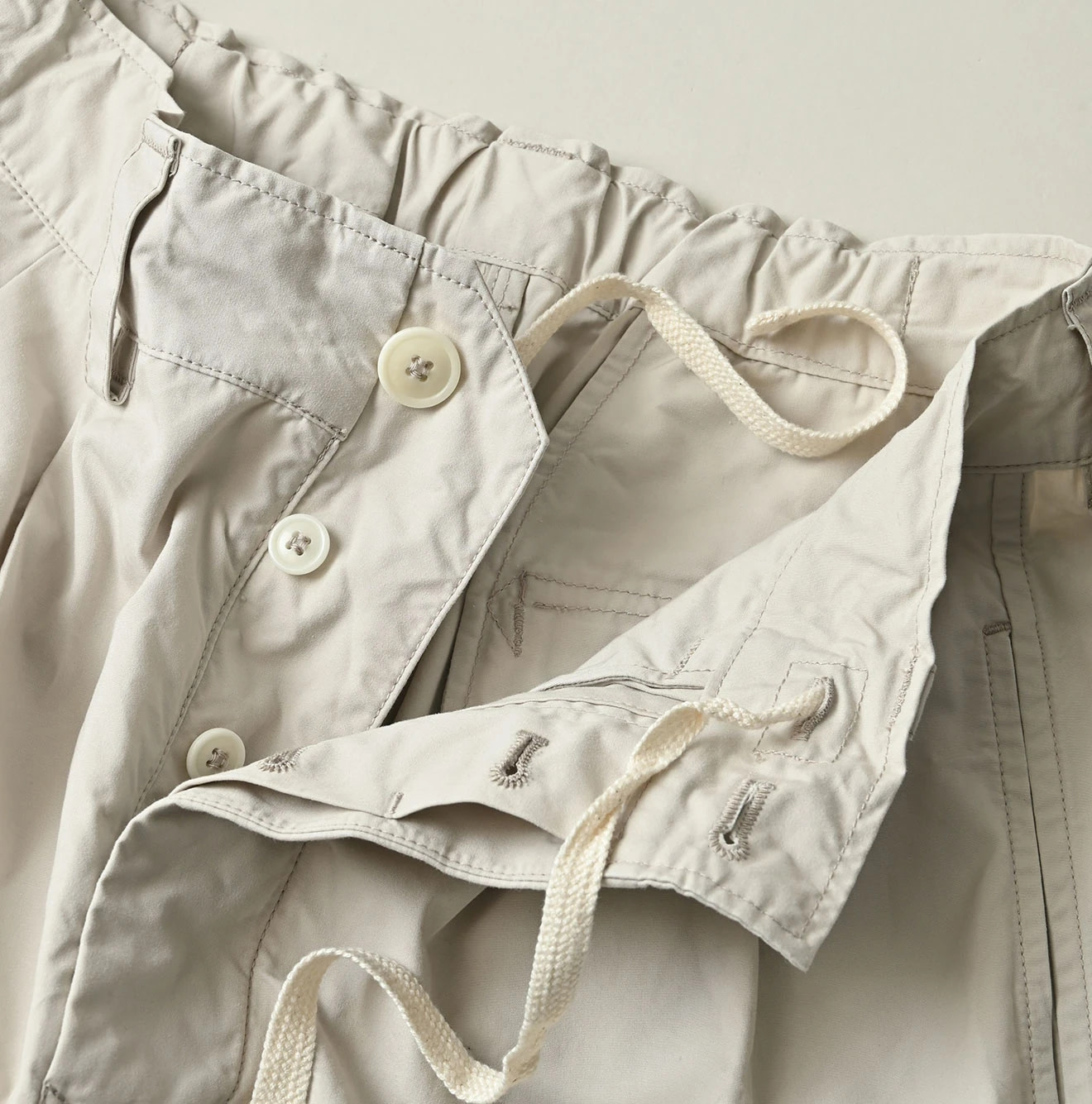 Weather 908 Peg Top Short Pants Detail