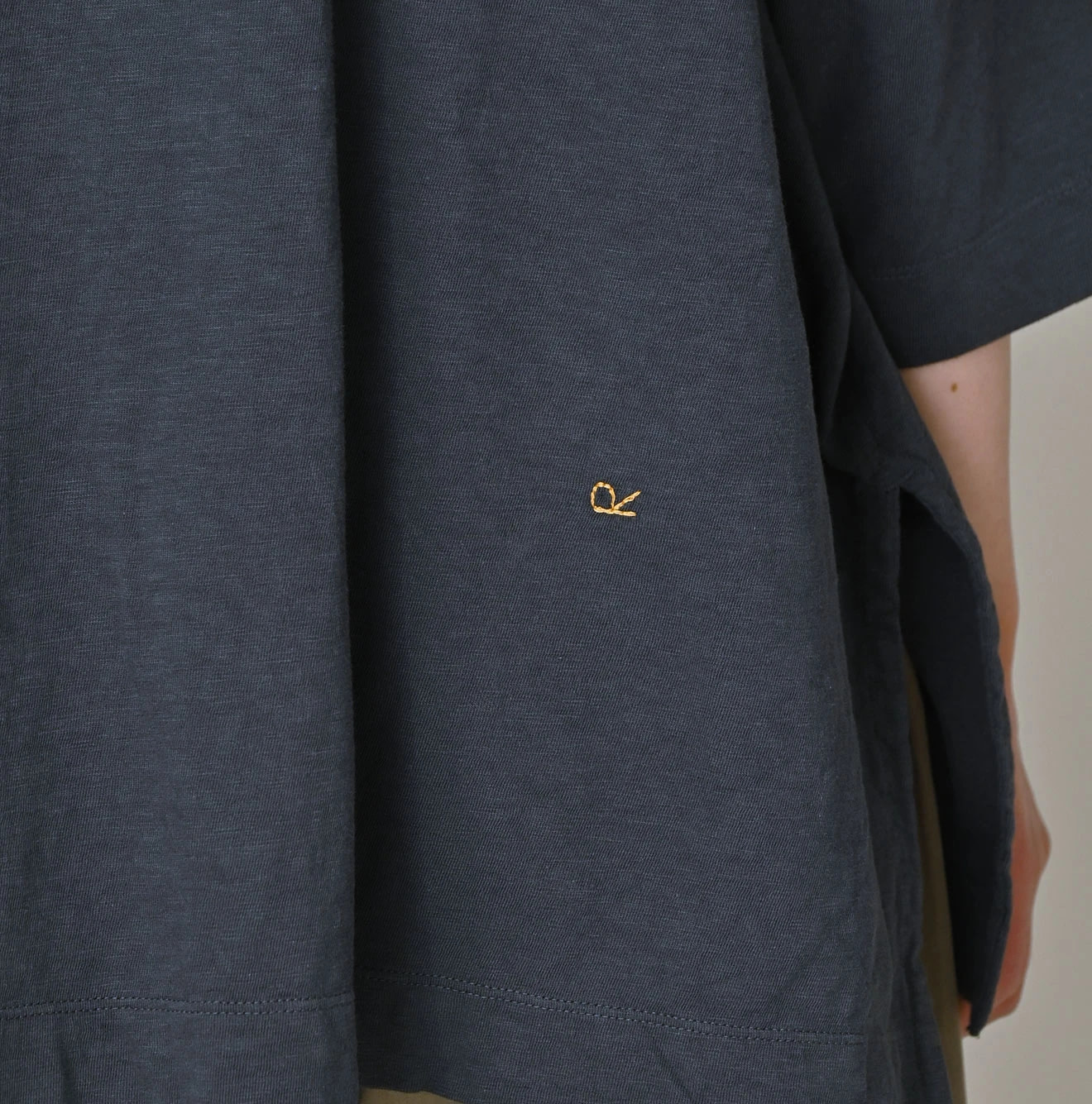 Tenjiku Big Slit T-shirt Detail