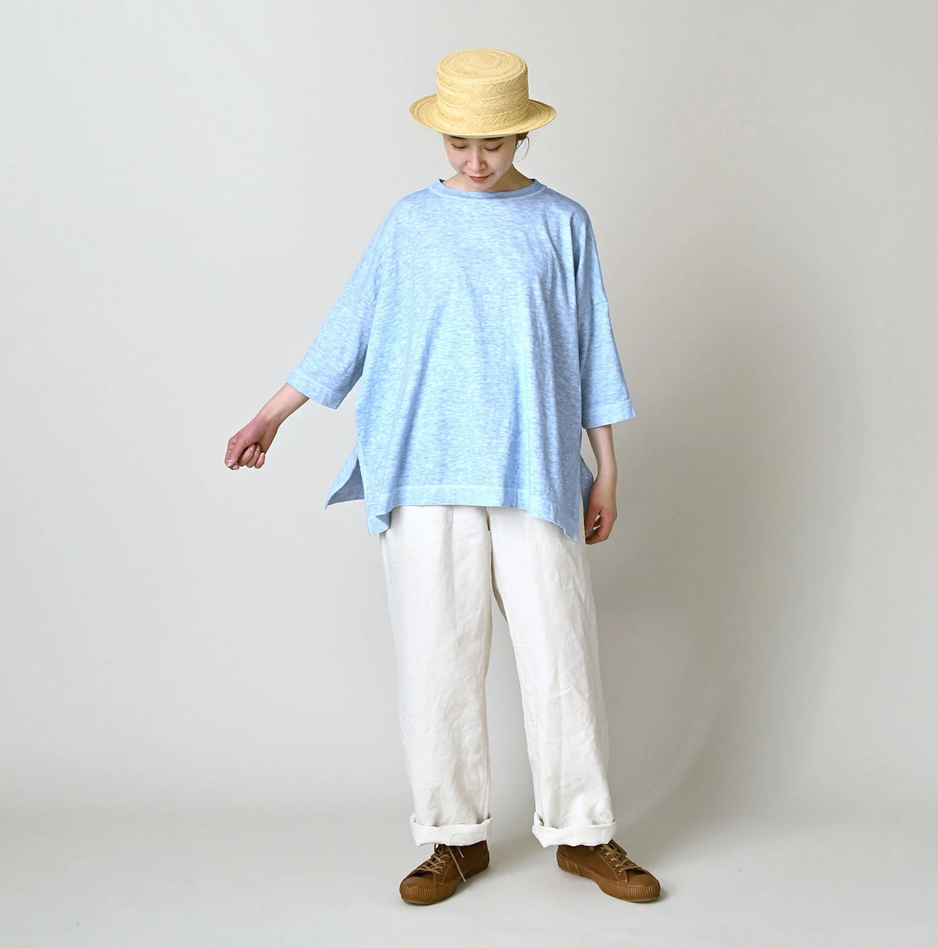 45 Plant Dyed Tenjiku Big Slit T-shirt Female Model
