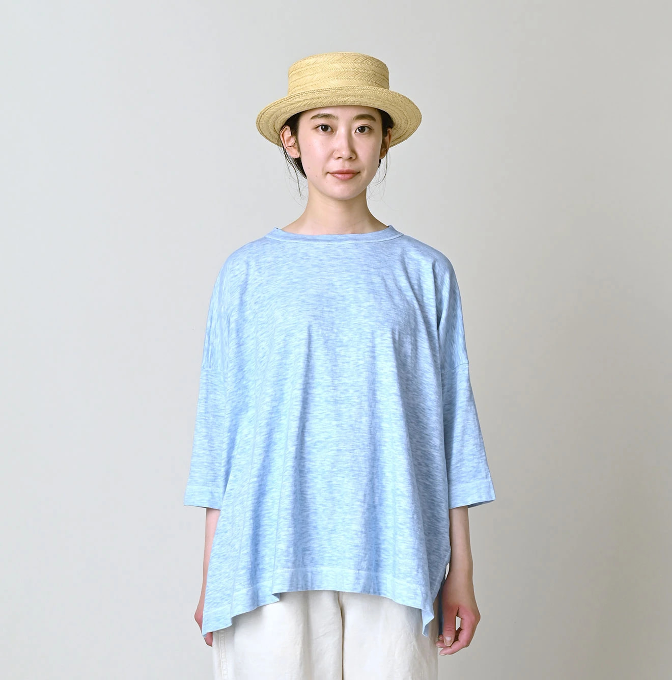 45 Plant Dyed Tenjiku Big Slit T-shirt Female Model
