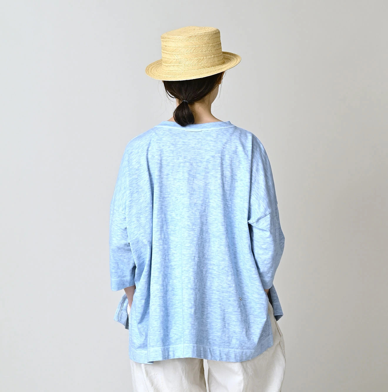 45 Plant Dyed Tenjiku Big Slit T-shirt Female Model