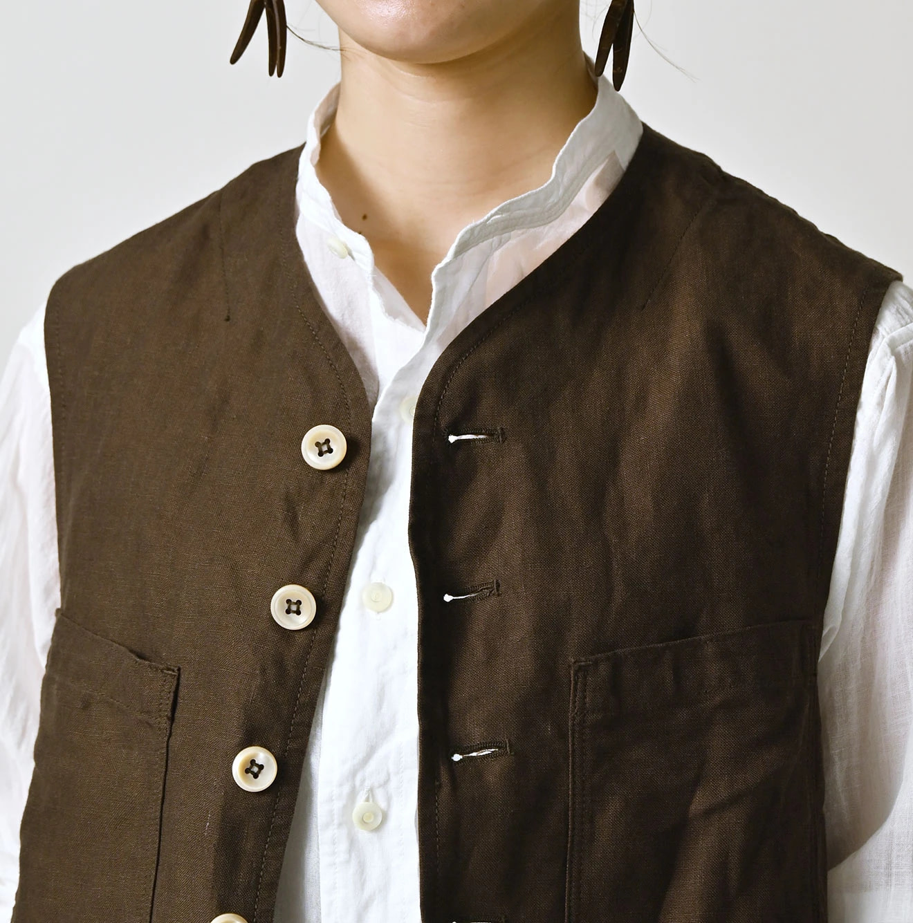 Linen Cloth 908 Vest Detail