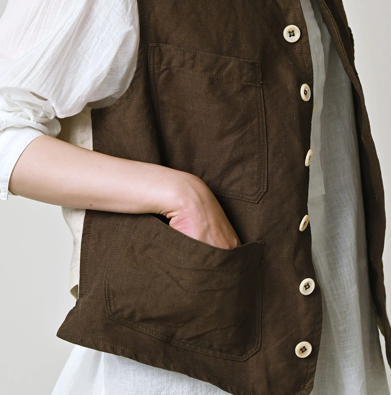 Linen Cloth 908 Vest Detail