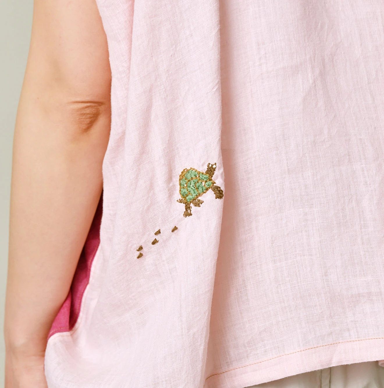 Hemp Picture Book Bandana Blouse Detail