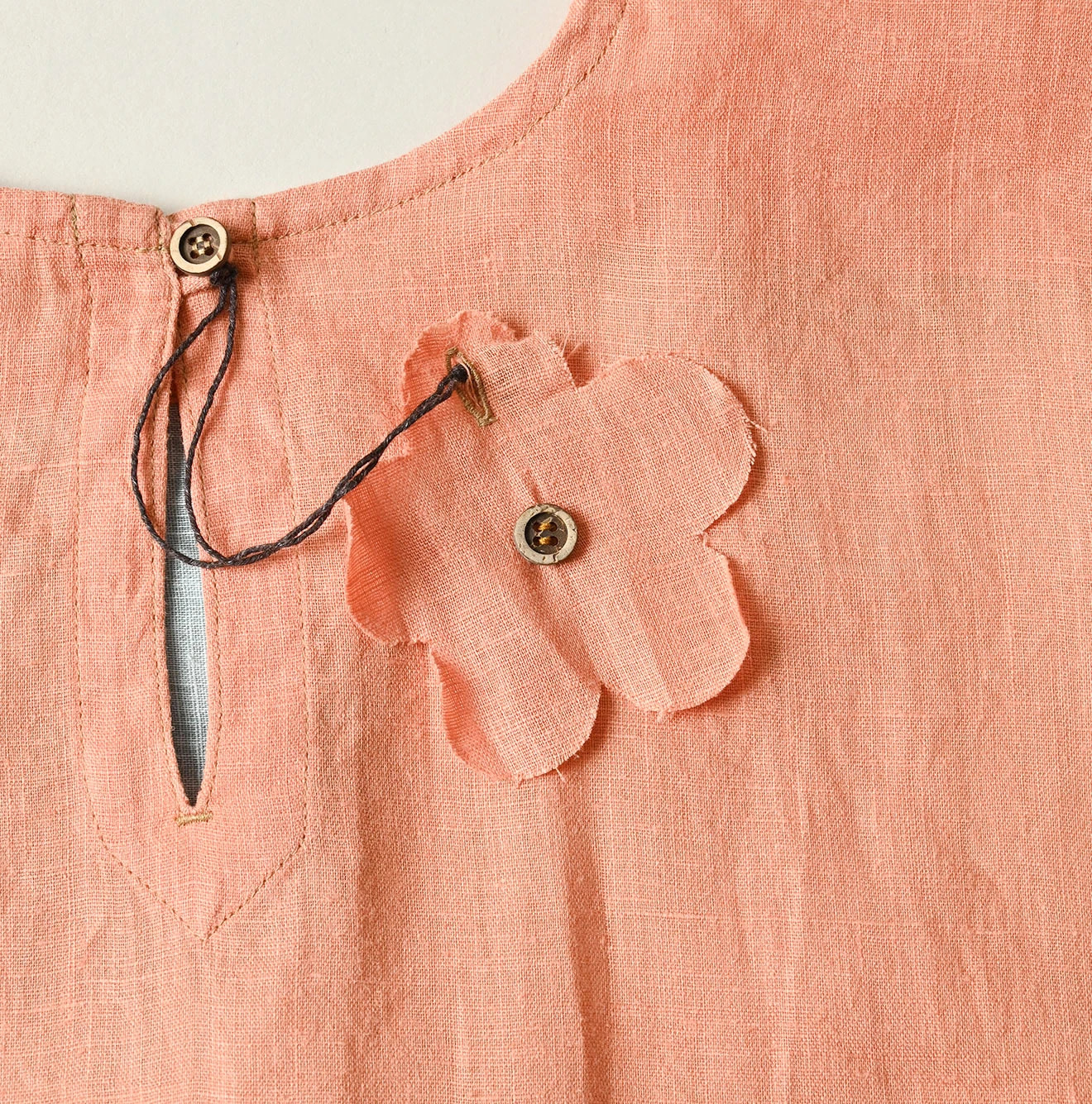 Hemp Picture Book Bandana Blouse Detail