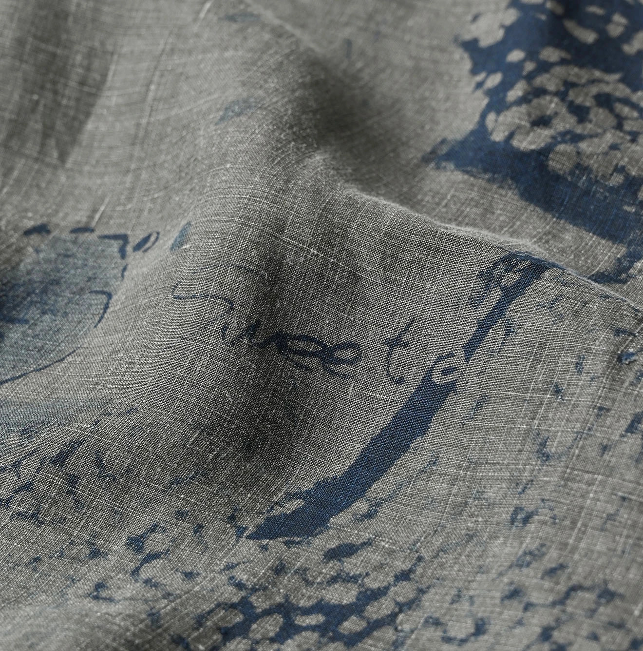Indigo Hemp Picture Book Bandana Blouse Detail
