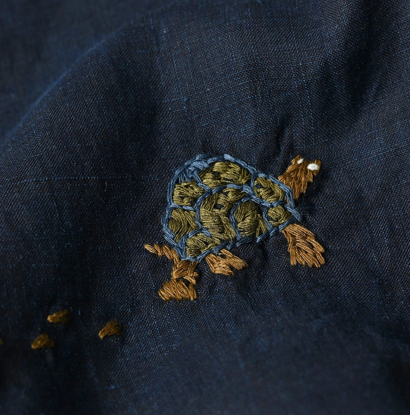 Indigo Hemp Picture Book Bandana Blouse Detail