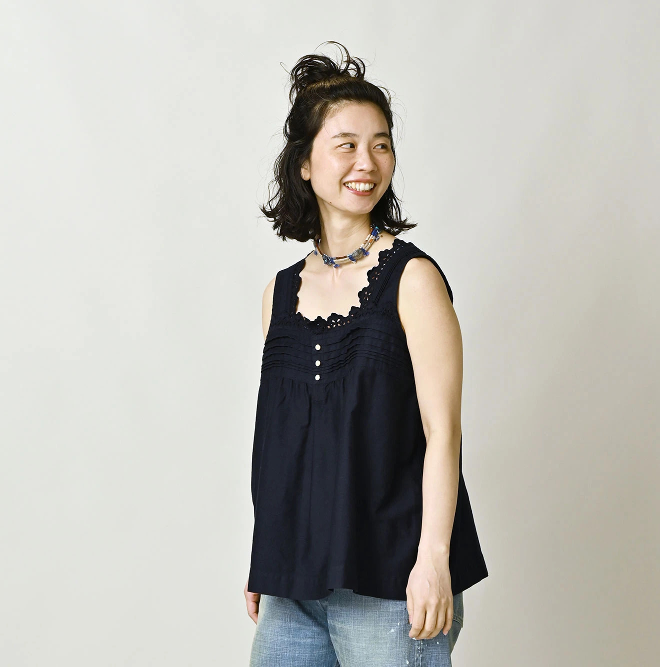 Horizontal Satin de Sleeveless Top Female Model