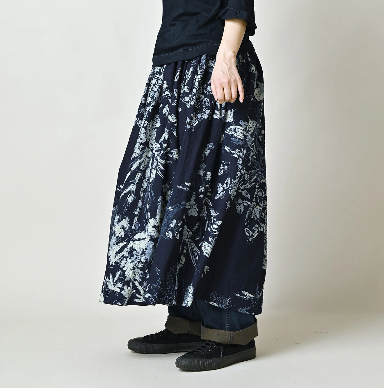 Indigo Hira Palampore Print Easy Gather Skirt Female Model