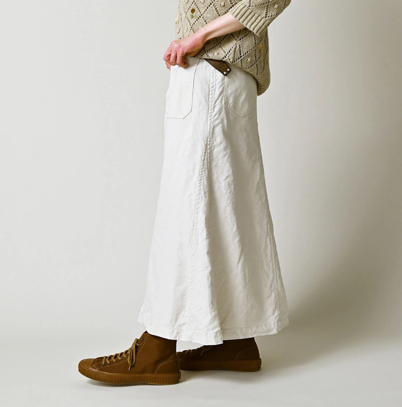 Linen Cloth Bell Skirt Female Model