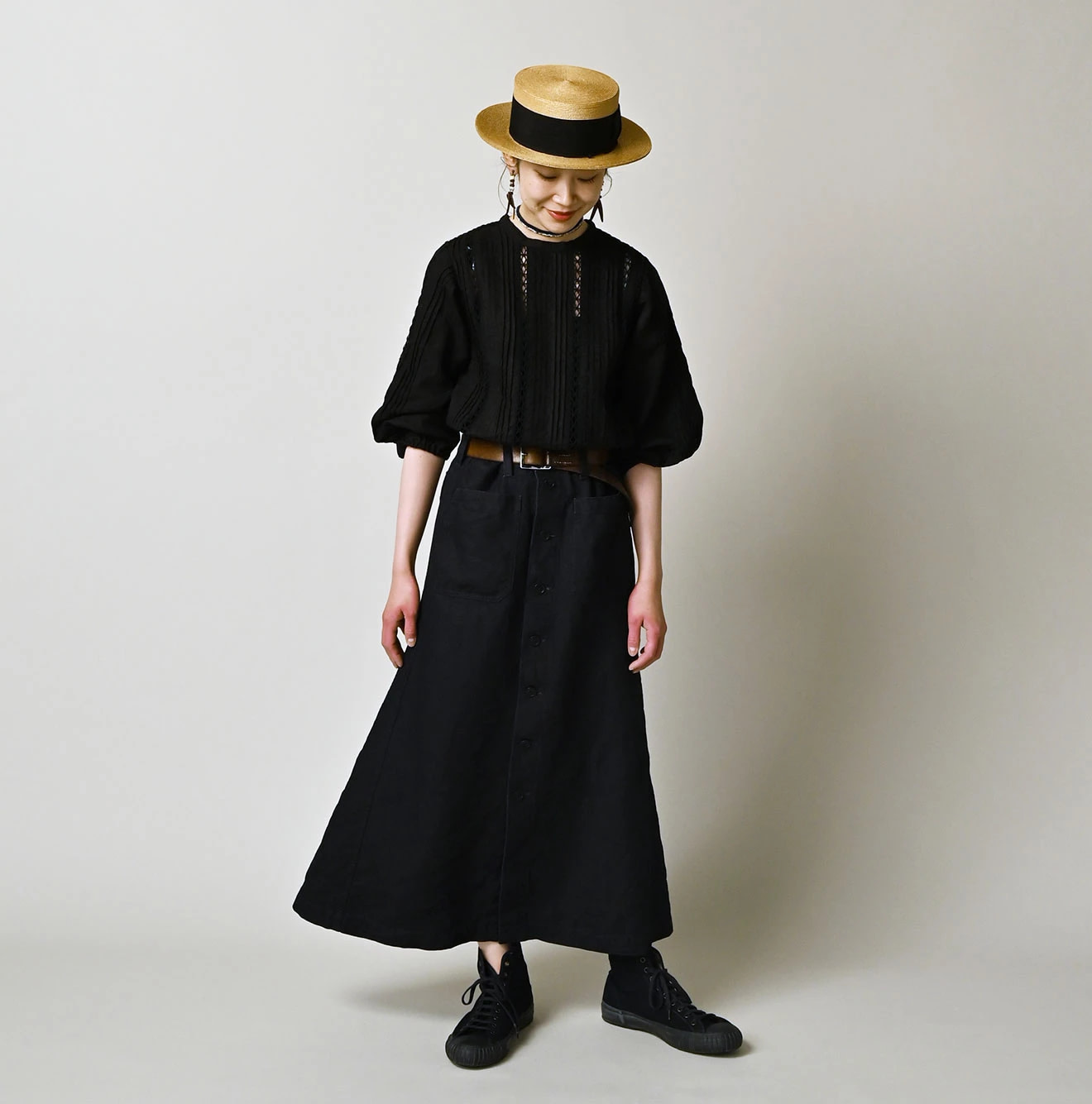 Indigo Linen Cloth Bell Skirt Female Model