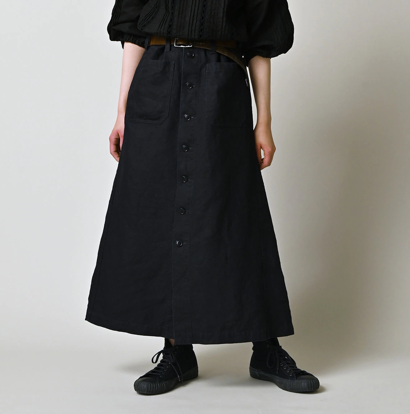 Indigo Linen Cloth Bell Skirt Female Model