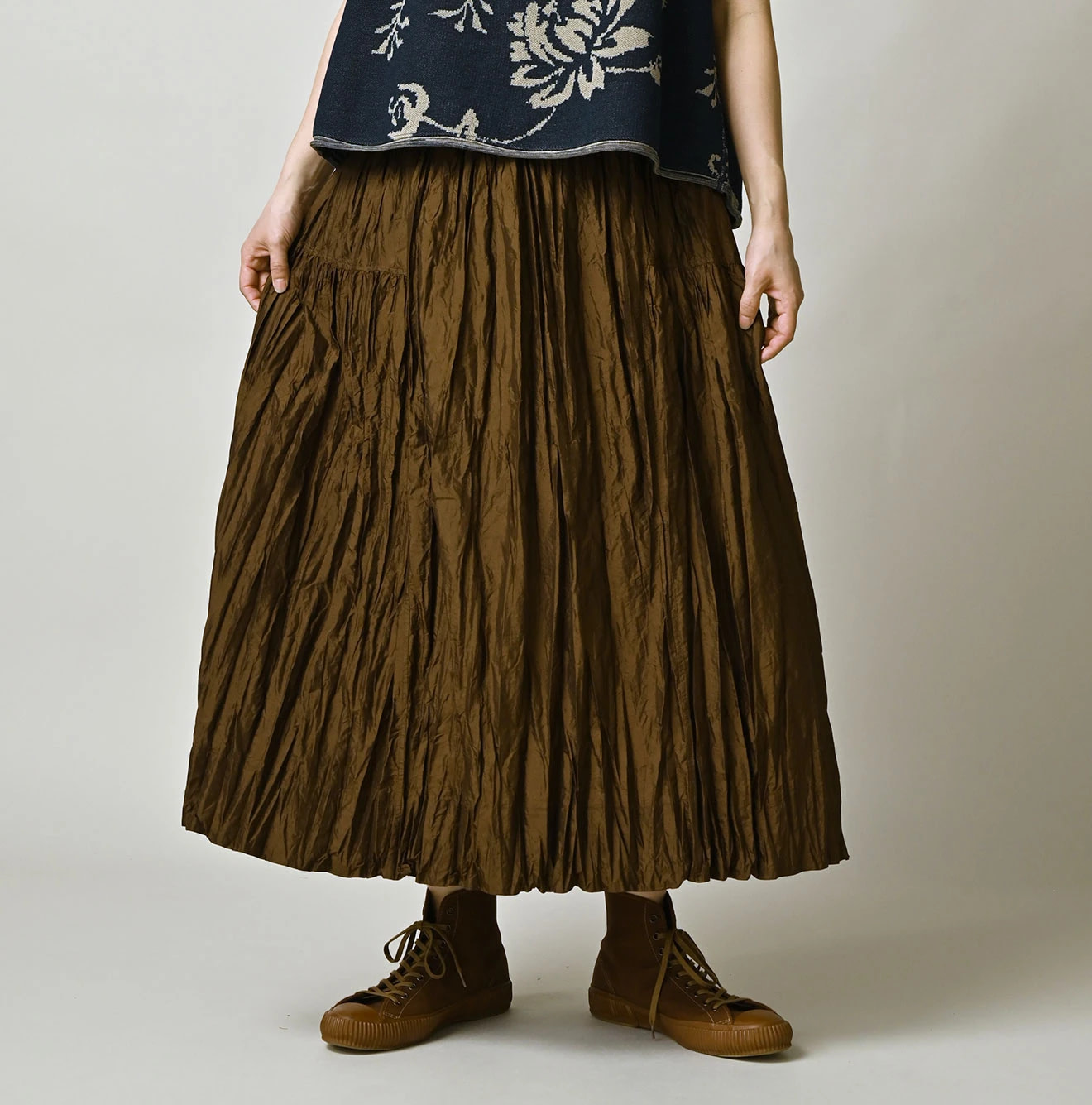 Chambray Silk KushuKushu Skirt Female Model