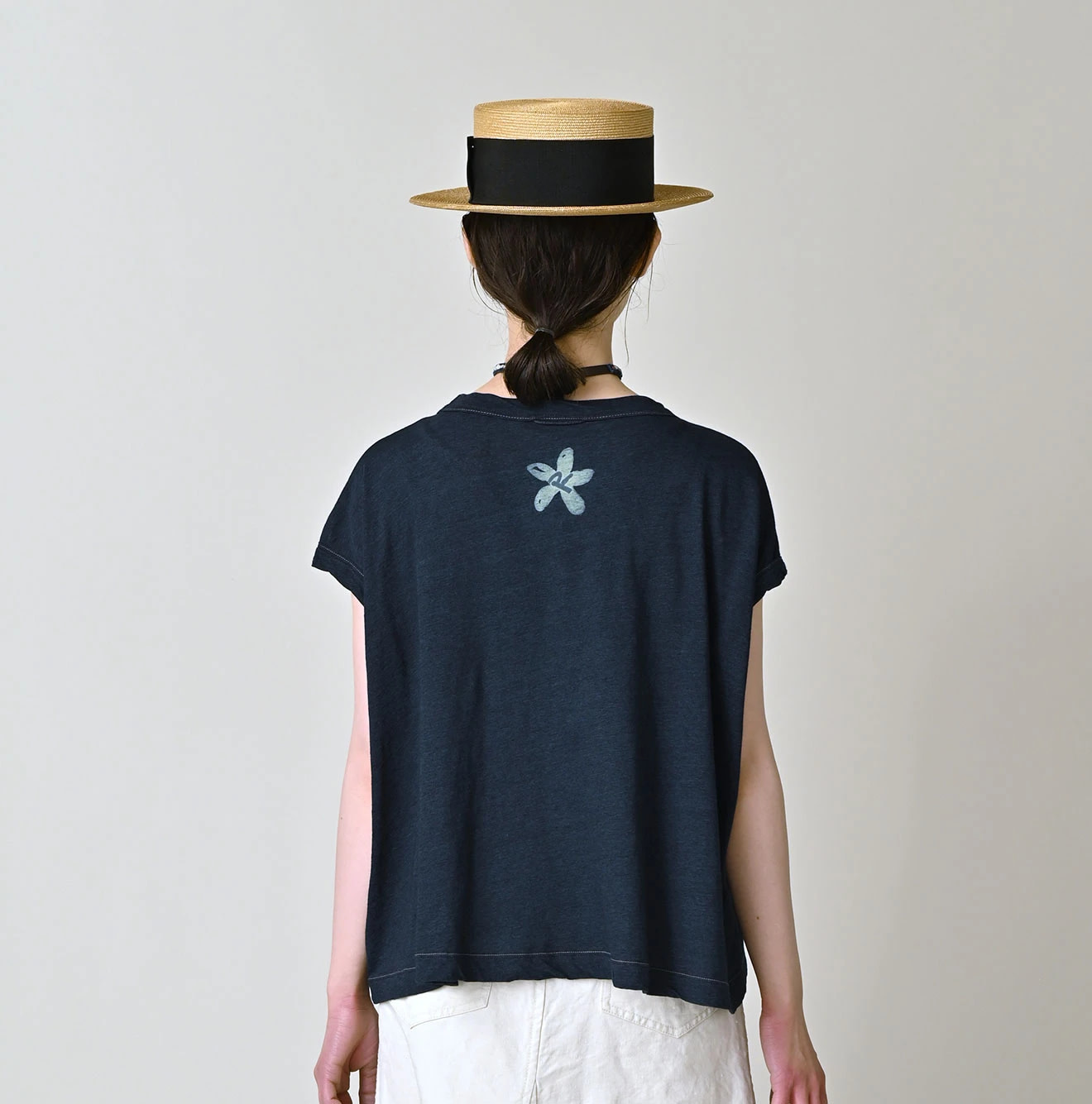 Indigo Thin Tenjiku Hippie Flower M Camisole Female Model