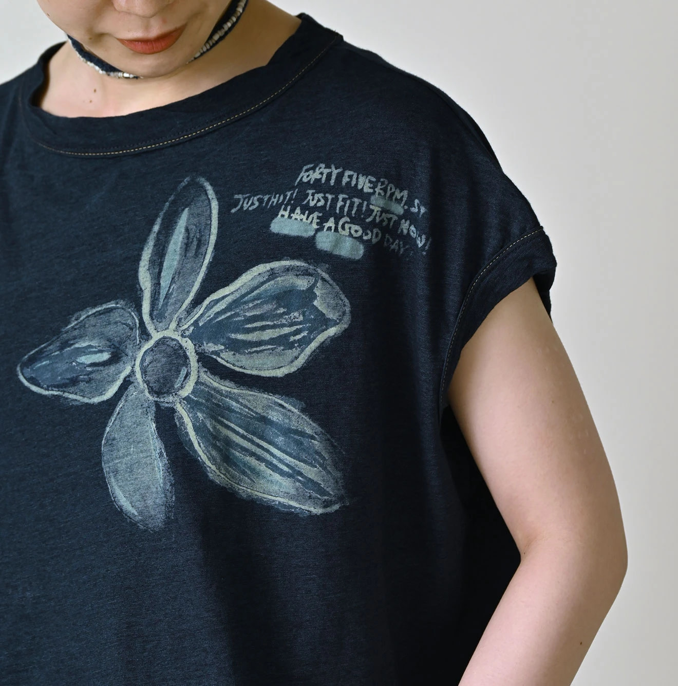Indigo Thin Tenjiku Hippie Flower M Camisole Detail