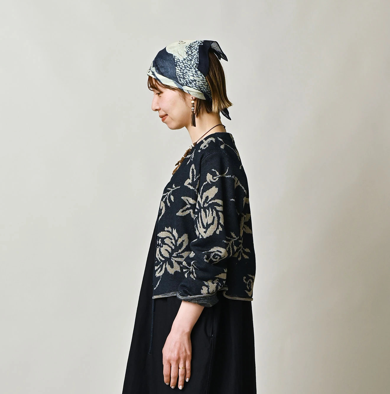 Indigo Base LeiLei Aloha Jacquard Cardigan Female Model