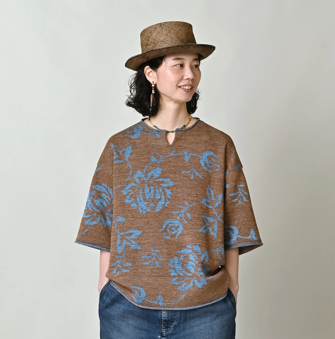 LeiLei Aloha Jacquard T-shirt Female Model