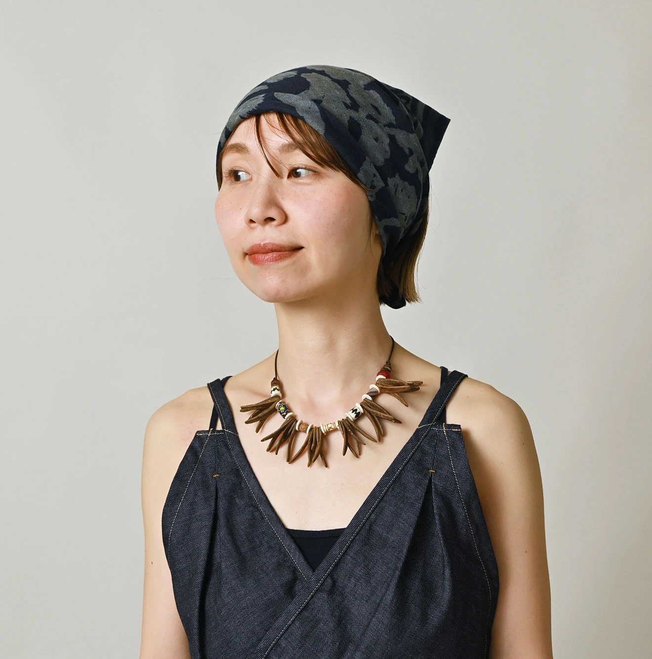 LeiLei Coconuts Choker Female Model