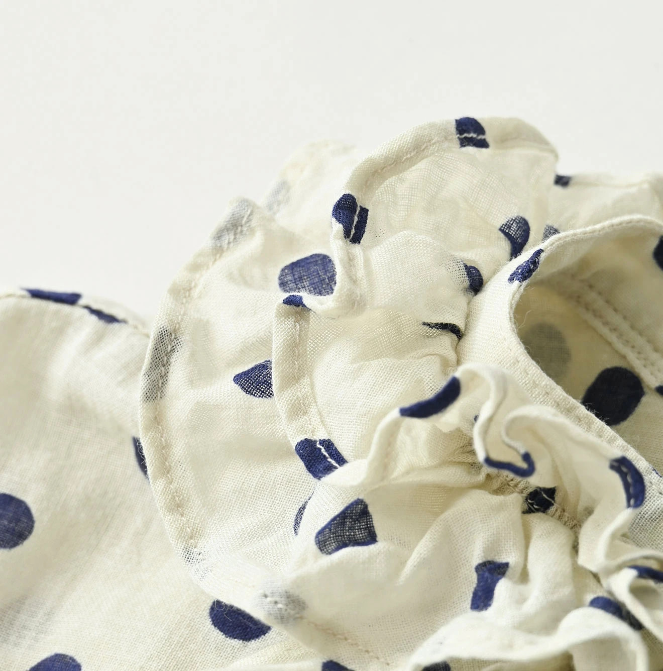 Gauze Polka Dots Print Frill Sleeveless Shirt Detail