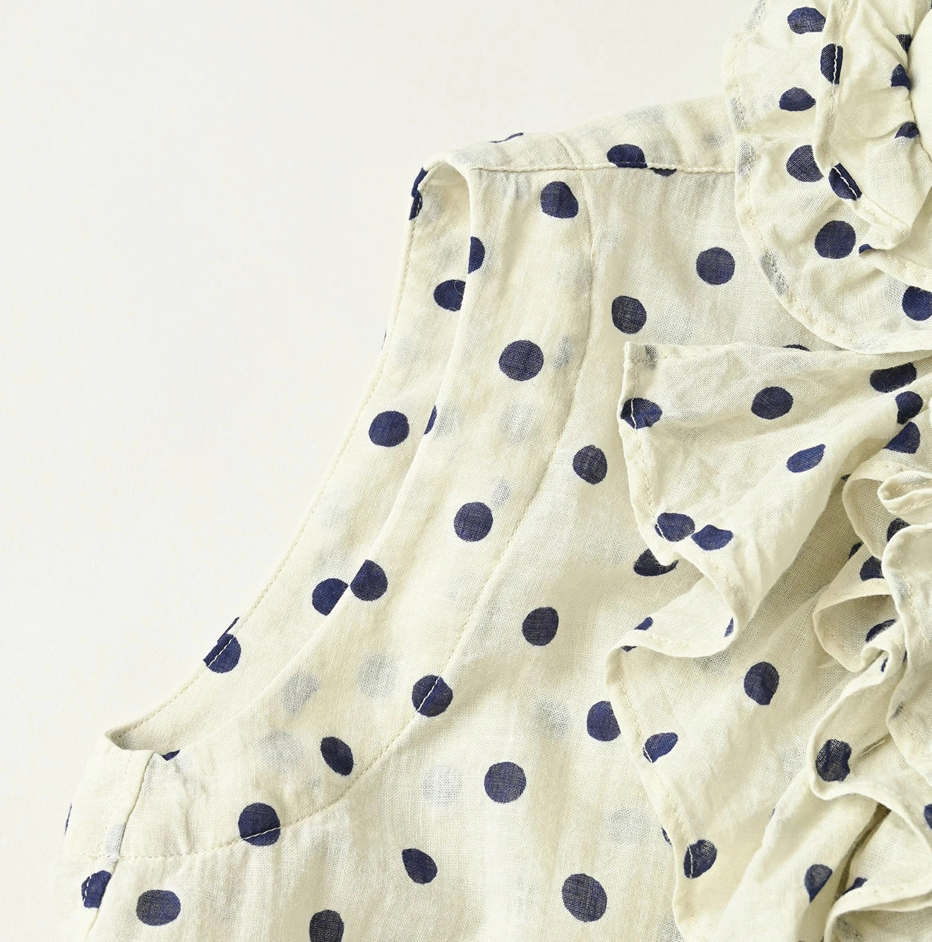 Gauze Polka Dots Print Frill Sleeveless Shirt Detail