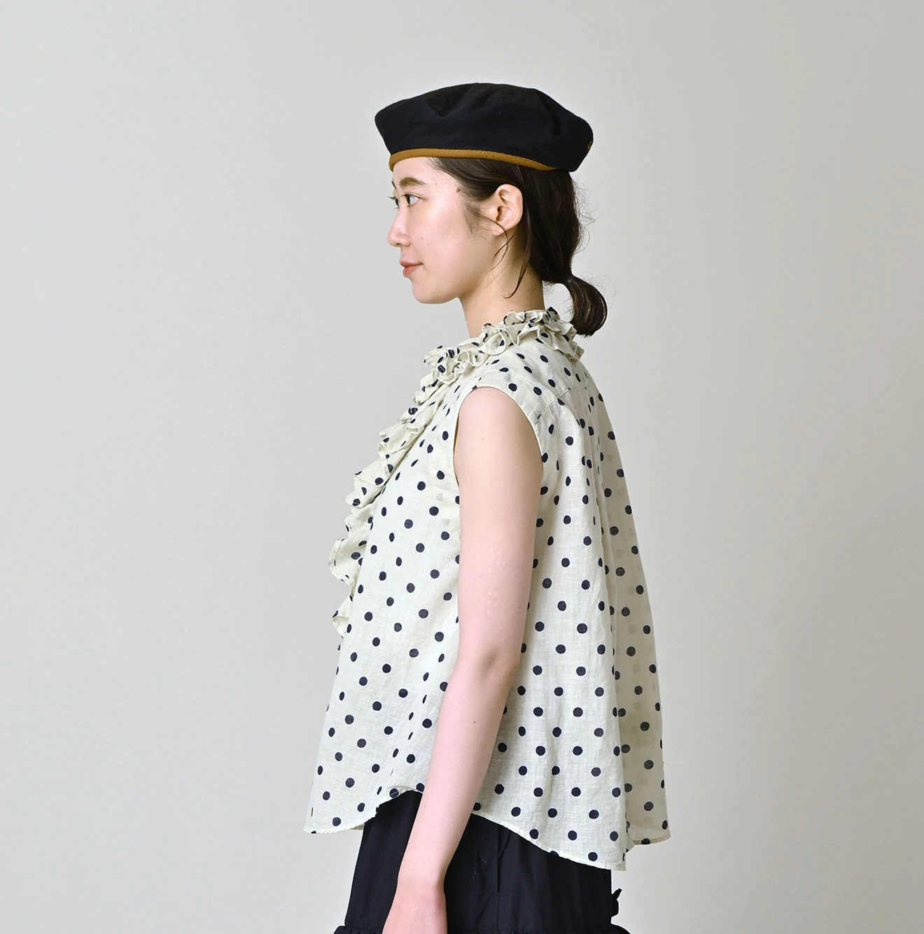 Gauze Polka Dots Print Frill Sleeveless Shirt Female Model