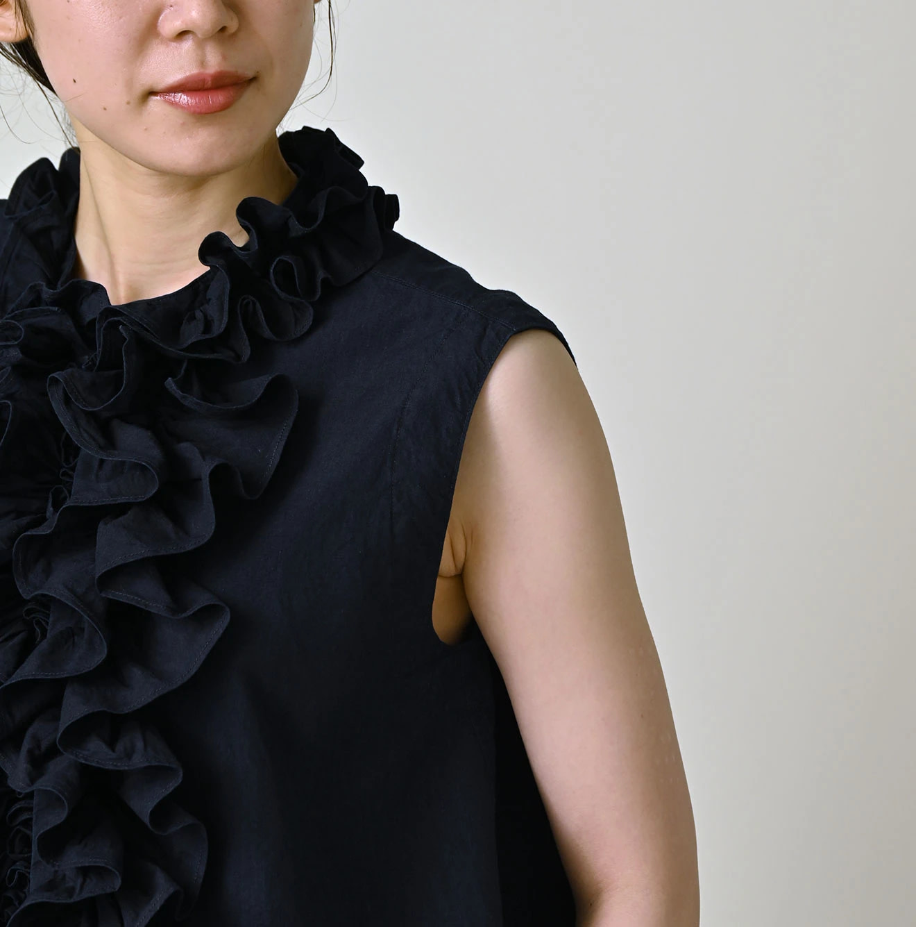 Indigo Batiste Frill Sleeveless Shirt Detail