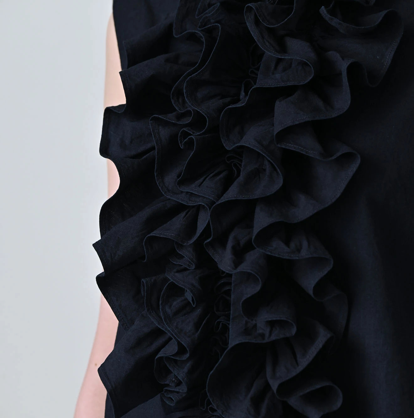 Indigo Batiste Frill Sleeveless Shirt Detail