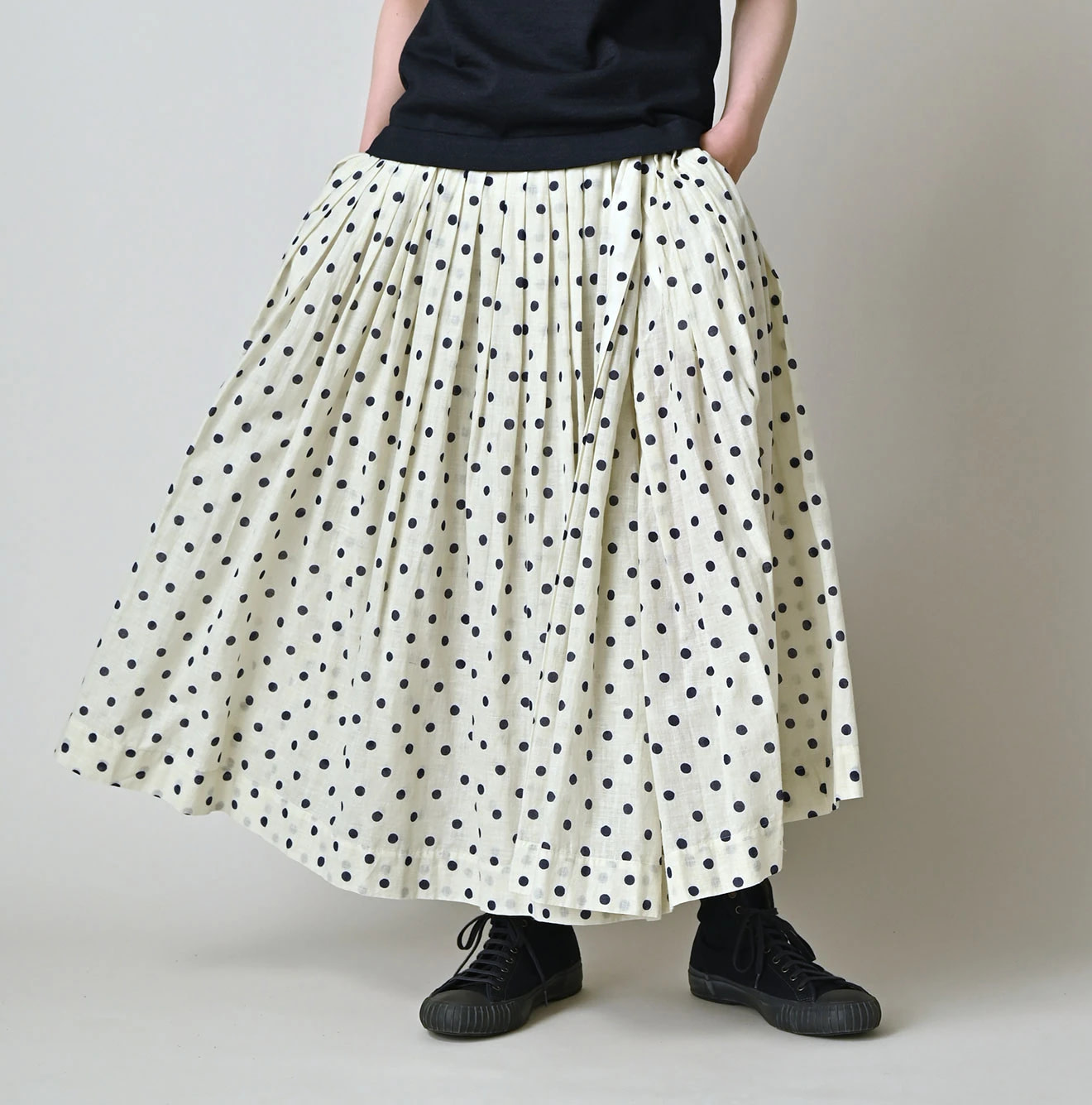 Gauze Polka Dots Print Tuck Wrap Skirt Female Model