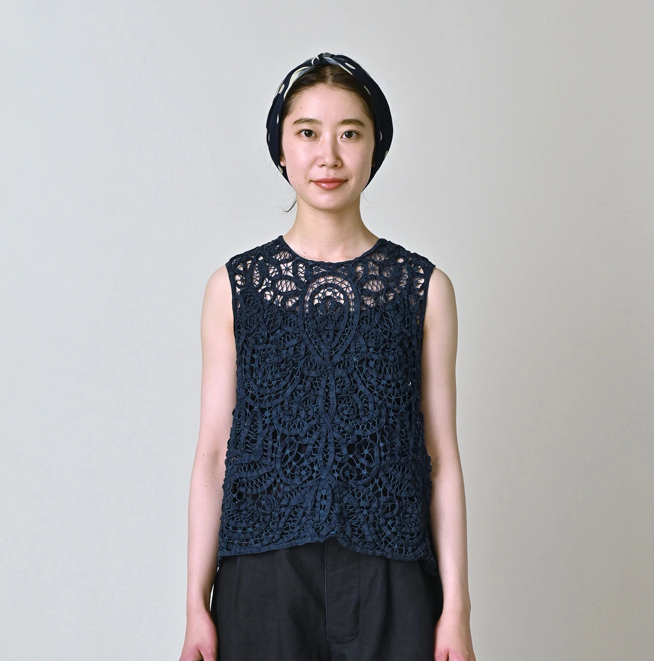 Ai Linen Ribbon Battenberg Embroidery Sleeveless Shirt Female Model