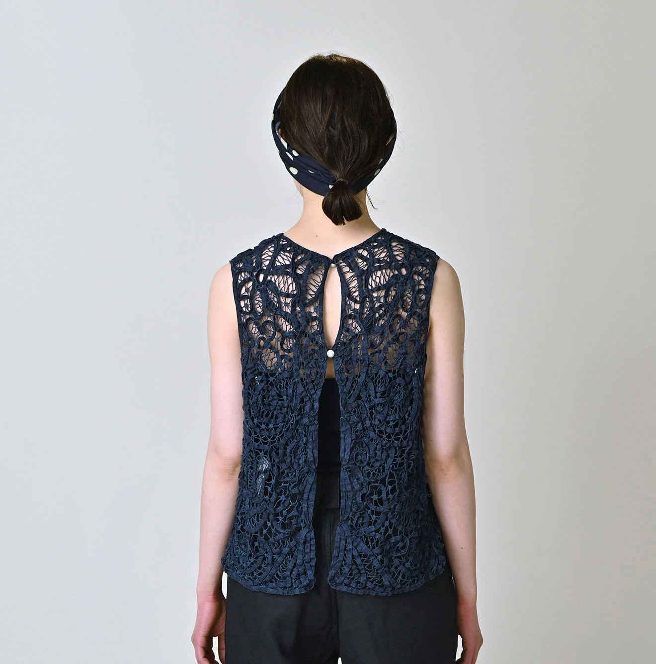 Ai Linen Ribbon Battenberg Embroidery Sleeveless Shirt Female Model