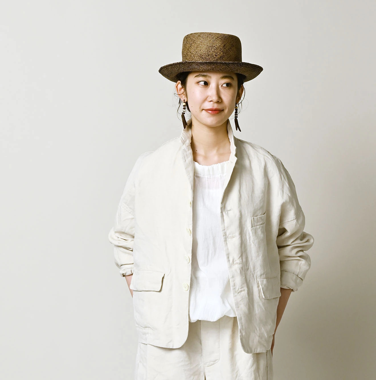 Linen Cloth 908 Uma Jacket Female Model