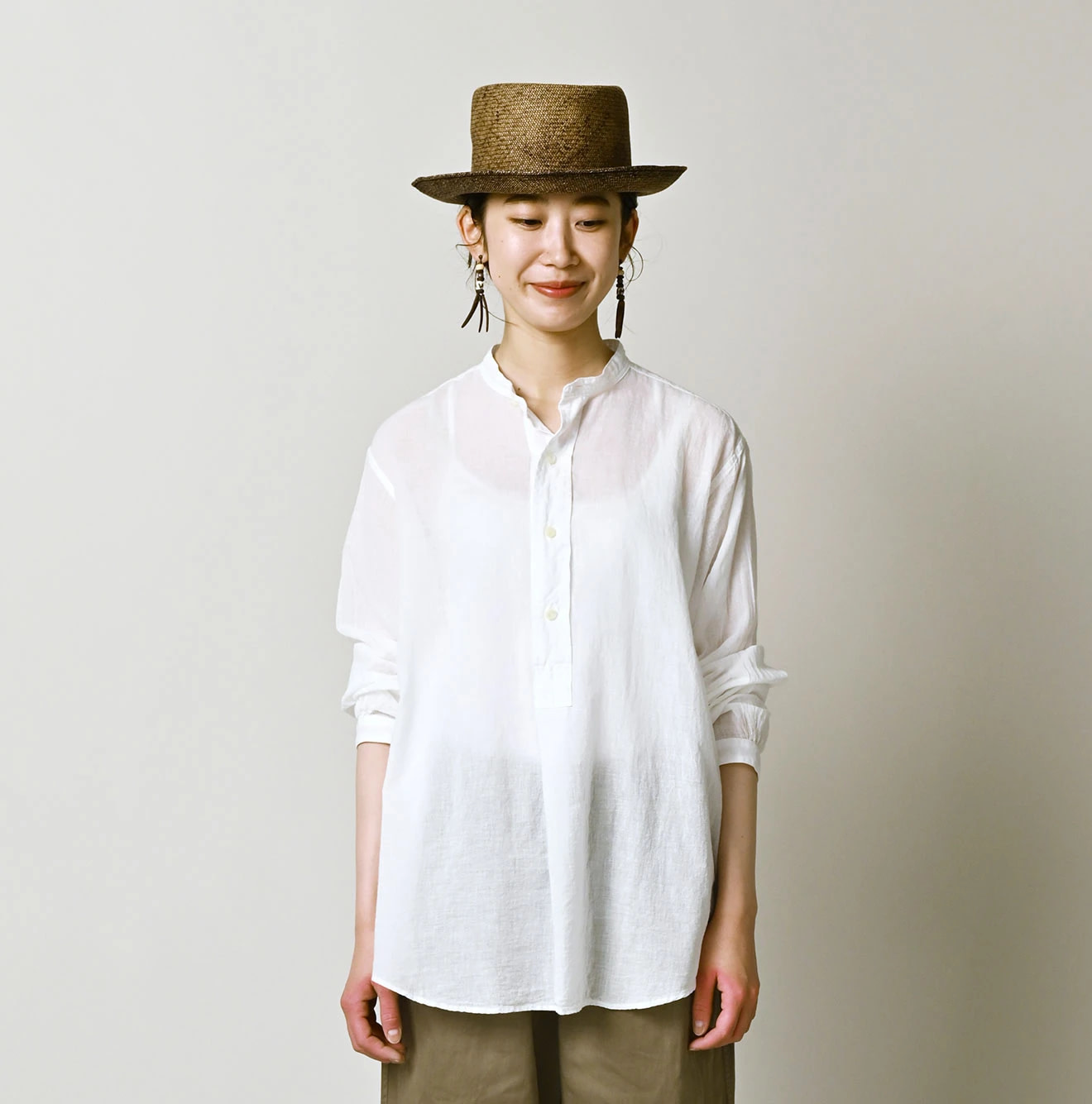 45 Gauze 908 Henley Shirt Female Model