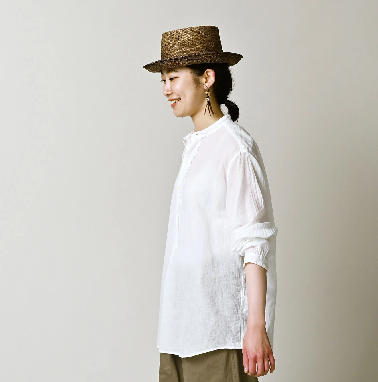 45 Gauze 908 Henley Shirt Female Model