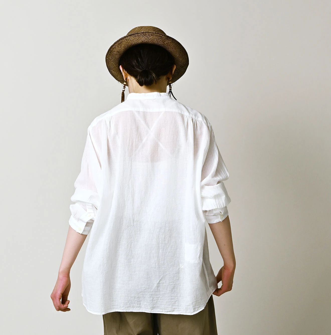45 Gauze 908 Henley Shirt Female Model