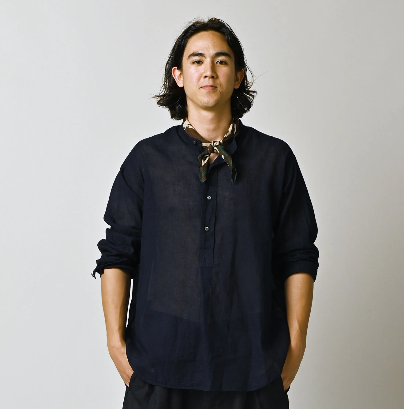 Indigo 45 Gauze 908 Henley Shirt Male Model