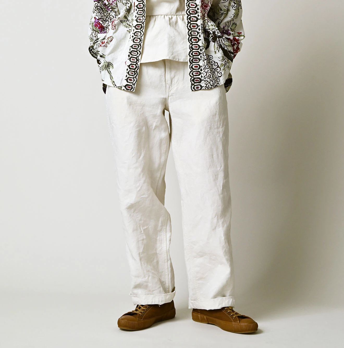 Linen Cloth 908 Easy Work Pants Female Model