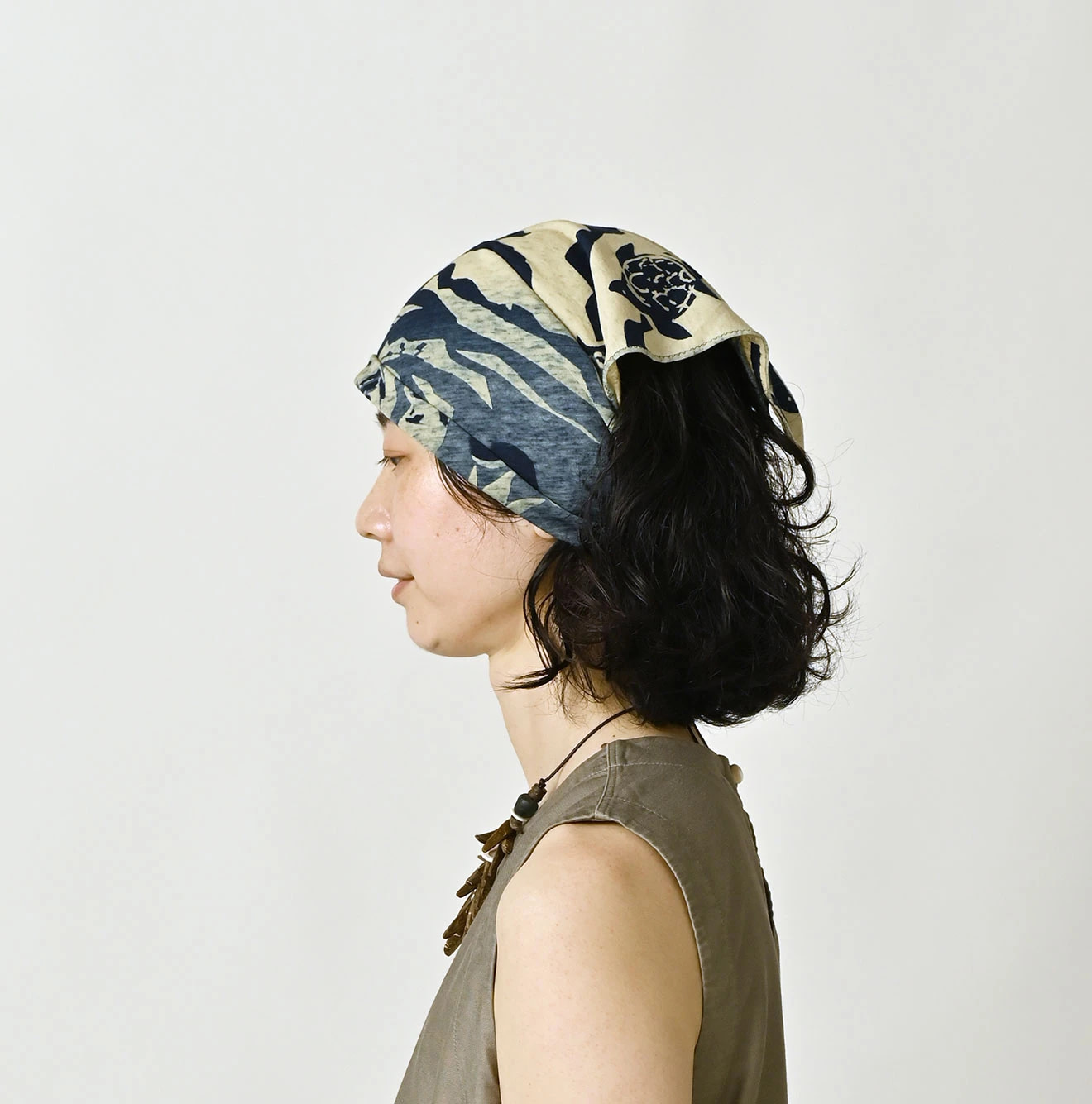 Indigo Tenjiku LeiLei Bandana Female Model