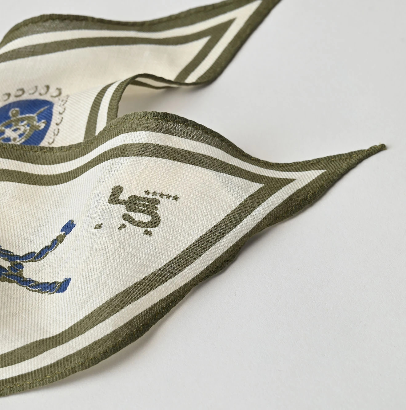 Medal Print Big Wakame Detail